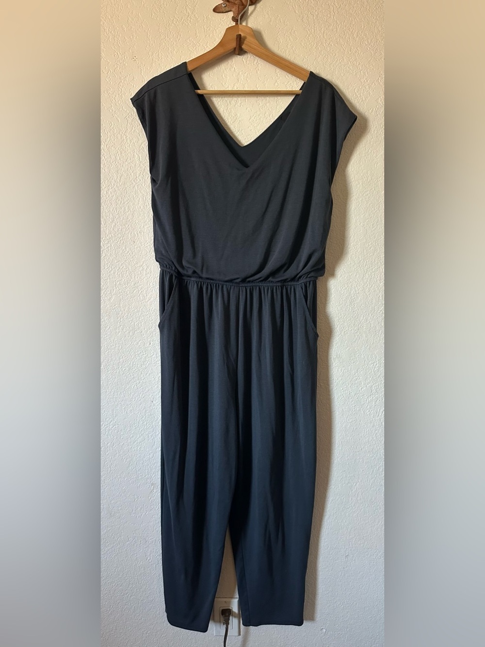 COA Balloon Leg Navy V Neck Jumpsuit - Size 3/ Large